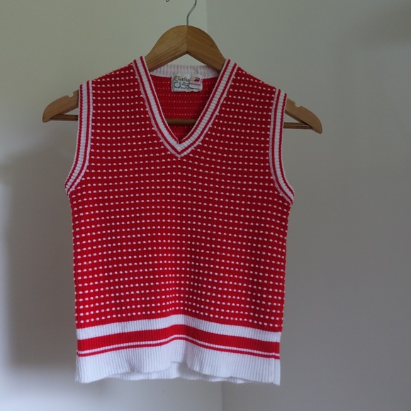 Vintage Red and White Knit Sweater Vest Size Small - Picture 1 of 3